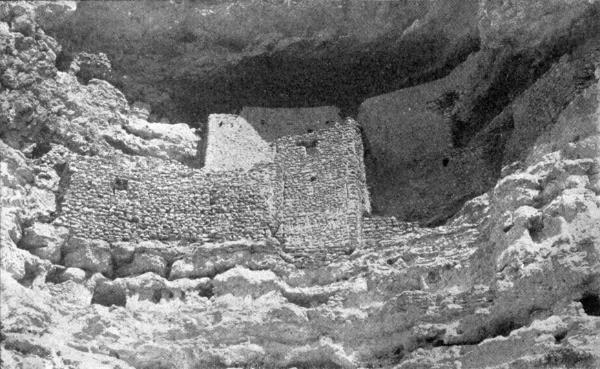 Fig. 246&mdash;Casa Montezuma on Beaver creek