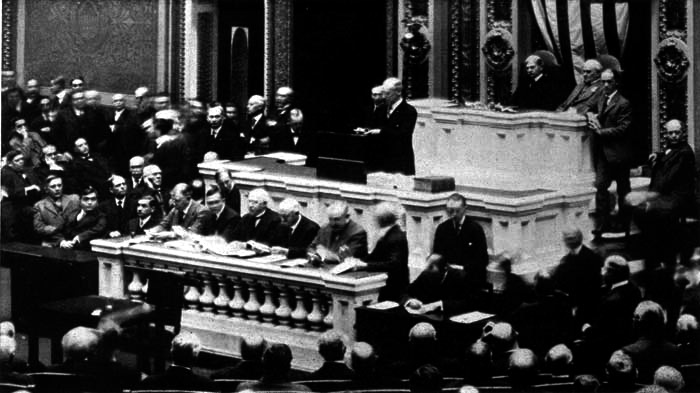 Mr. Wilson reading his first message to
Congress