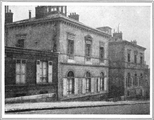 THE EDUCATIONAL ESTABLISHMENT AT AUTEUIL WHERE SARAH
BERNHARDT PASSED SOME OF HER EARLY YEARS.

From a Photo. by C. Robert, Paris.