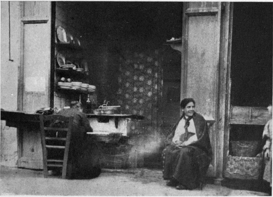 “The people are steady patrons of the Economical
Kitchens.”