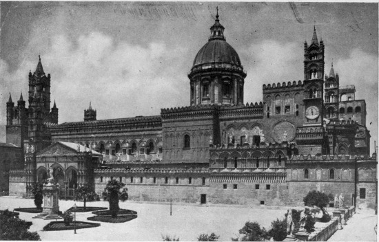 The blending of different architectural forms in the
Palermo Cathedral gives it charm.