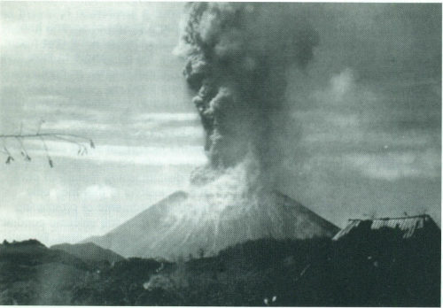 Par&iacute;cutin Volcano, Mexico, 1947.