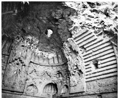 Fig. 101.&mdash;UKHEIḌIR, SOUTH-EAST ANGLE OF COURT S.