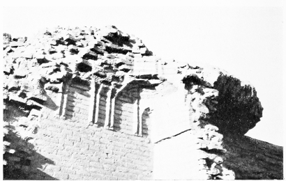 Fig. 134.&mdash;KHÂN KHERNÎNA, SETTING OF DOME.