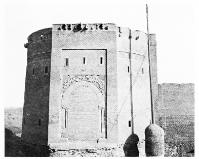 Fig. 114.&mdash;BAGHDÂD, BÂB EṬ ṬILISM.